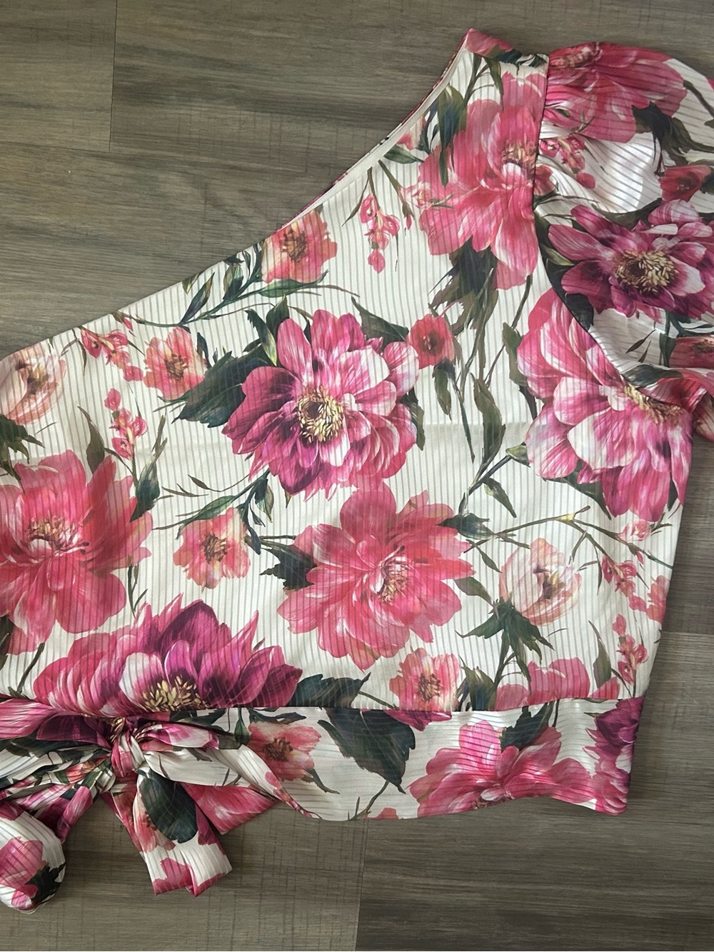 Express One-Shoulder Floral Crop Top in Pink and White